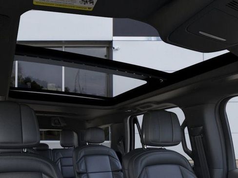 New 2025 Lincoln Navigator Reserve w/ Jet Appearance Package image 22