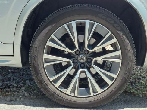 Used 2020 Volvo XC90 T5 Momentum w/ Protection Package Premier FWD image 13