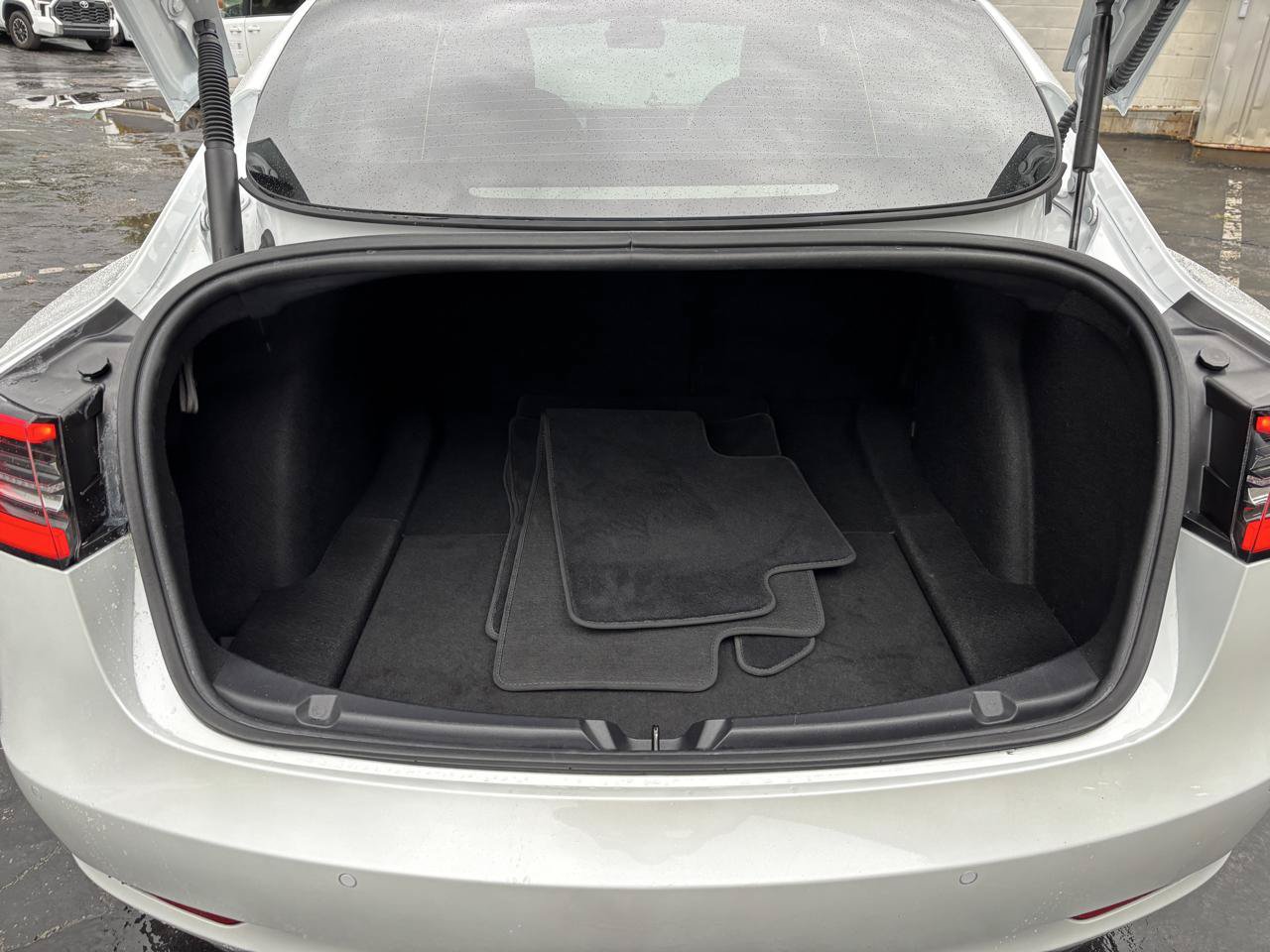 Used 2022 Tesla Model 3 Long Range AWD/4WD image 17