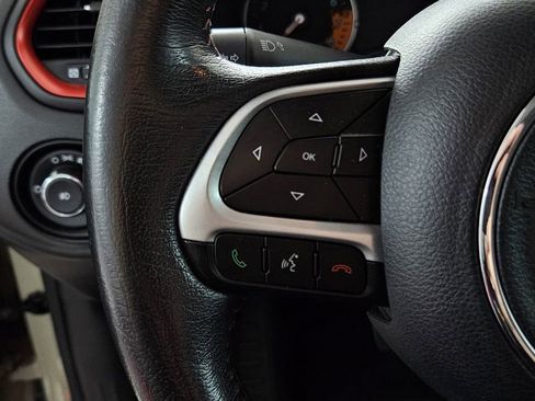 Used 2015 Jeep Renegade Trailhawk w/ Popular Equipment Group AWD/4WD image 11