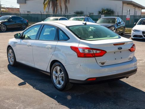 Used 2014 Ford Focus SE FWD image 4
