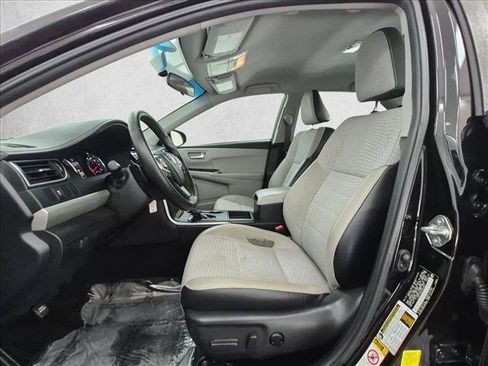 Used 2015 Toyota Camry SE FWD image 15