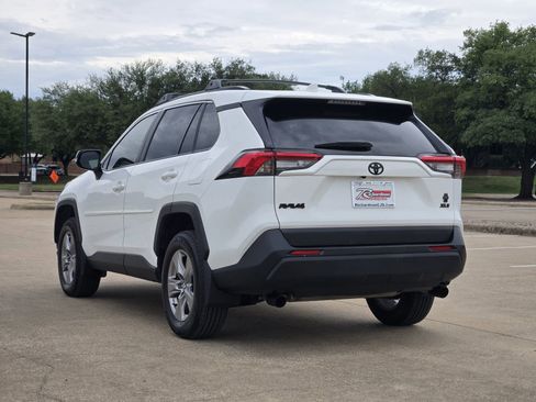 Used 2024 Toyota RAV4 XLE FWD image 4