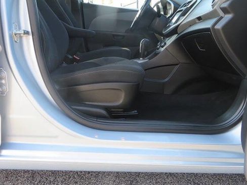 Used 2017 Chevrolet Sonic LT w/ Convenience Package image 17