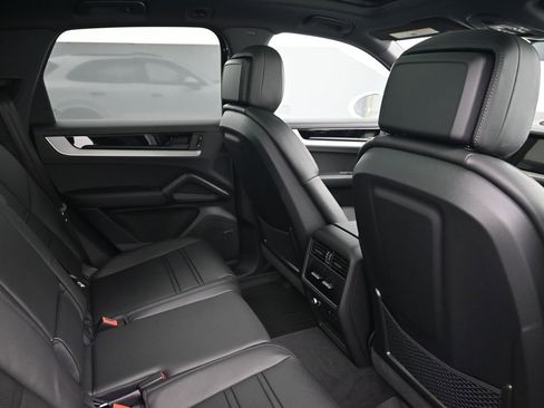New 2026 Porsche Cayenne image 7