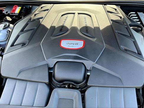 Used 2020 Porsche Cayenne Turbo image 35