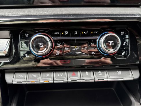 Used 2023 GMC Sierra 1500 AT4 image 27