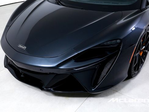 Used 2023 McLaren Artura image 27