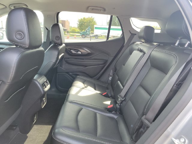 Used 2024 GMC Terrain SLT AWD/4WD image 11