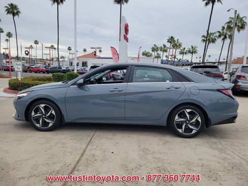 Used 2022 Hyundai Elantra Limited image 7