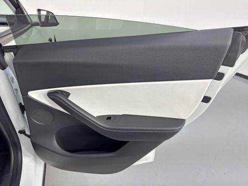 Used 2020 Tesla Model Y Long Range image 45