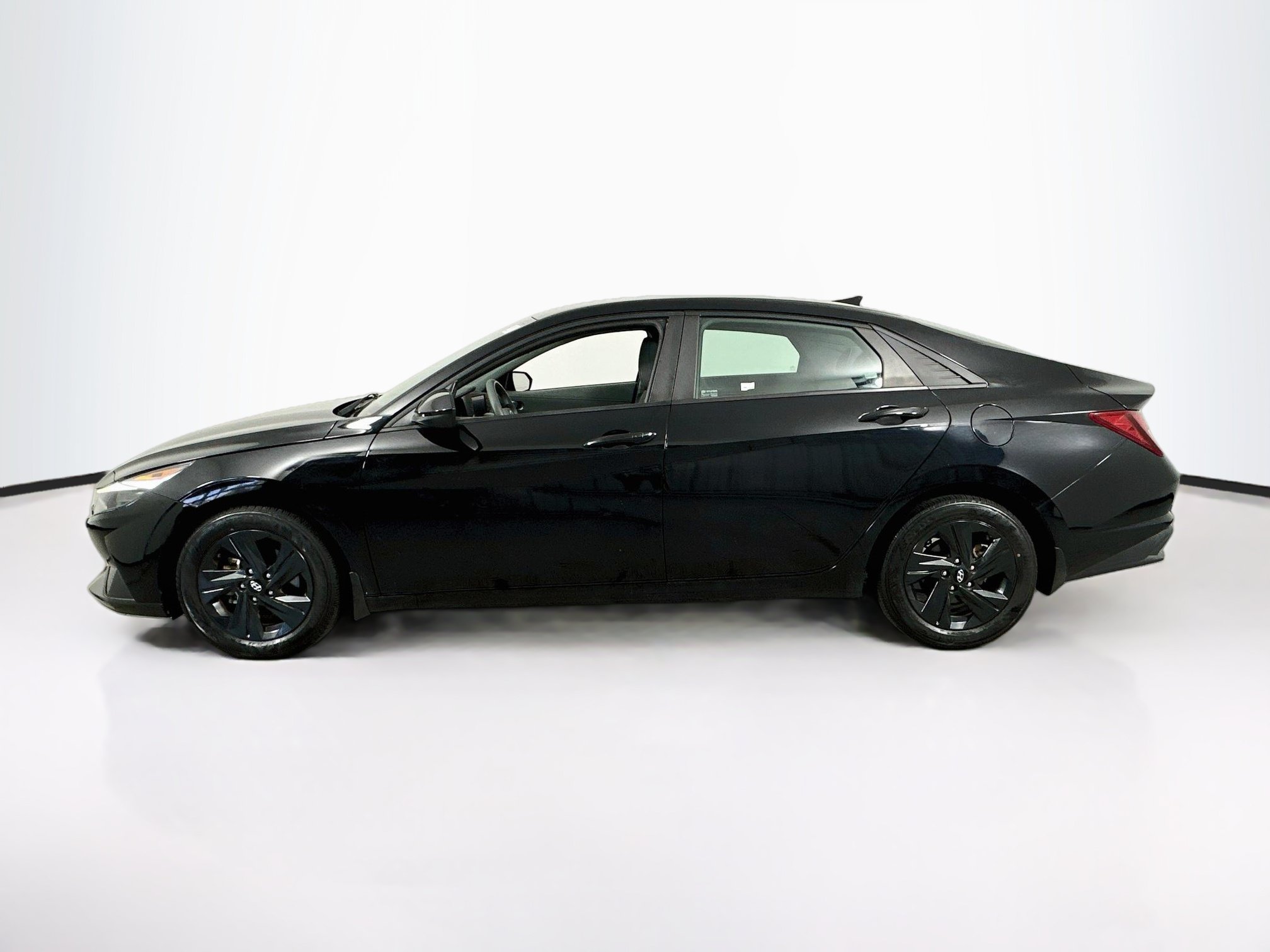 Used 2023 Hyundai Elantra SEL FWD image 8