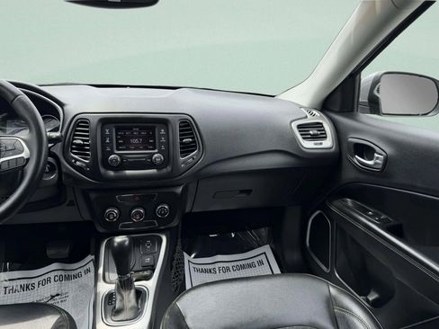 Used 2018 Jeep Compass Latitude AWD/4WD image 26