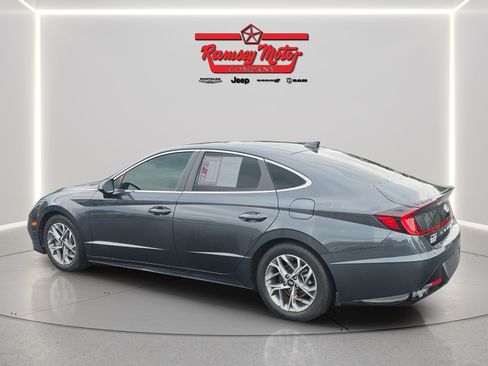 Used 2023 Hyundai Sonata SEL w/ Convenience Package FWD image 3