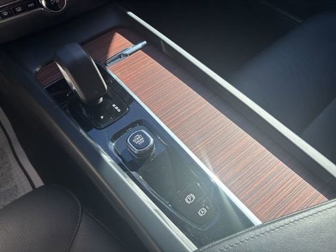 Used 2025 Volvo V60 B5 Cross Country Plus image 44