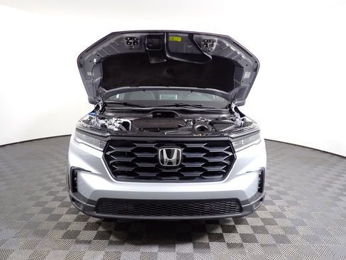 Used 2025 Honda Pilot Sport image 8