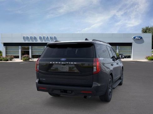 New 2025 Ford Expedition Active image 8