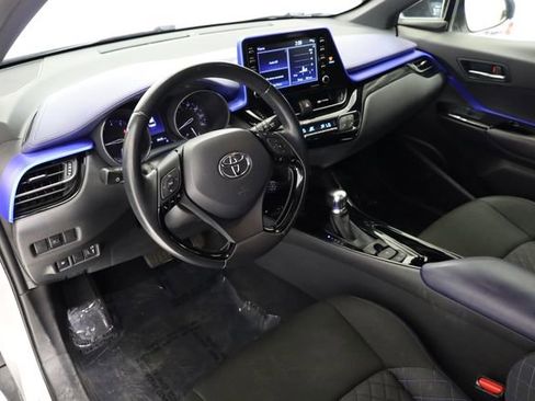 Used 2020 Toyota C-HR XLE FWD image 12