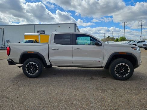 New 2026 GMC Canyon AT4 w/ AT4 Premium Package AWD/4WD image 7