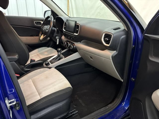 Used 2022 Hyundai Venue SEL FWD image 14