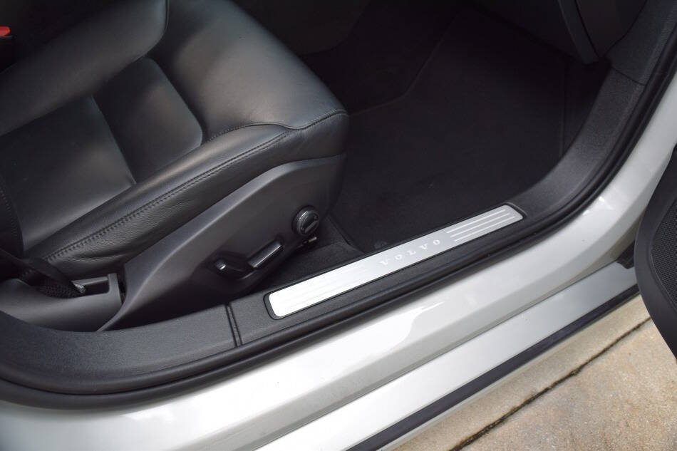 Used 2019 Volvo S60 T5 Momentum w/ Multimedia Package FWD image 54