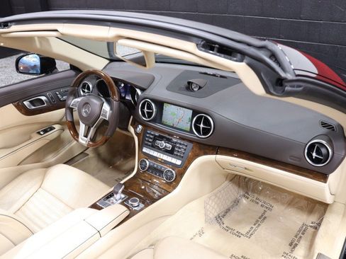 Used 2013 Mercedes-Benz SL 550 w/ Premium Pkg image 41