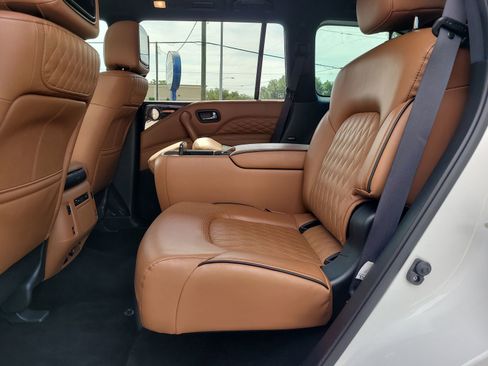 Used 2023 INFINITI QX80 Sensory w/ Cargo Package RWD image 9