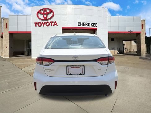 Used 2023 Toyota Corolla LE image 6