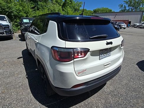 Used 2018 Jeep Compass Latitude w/ Popular Equipment Group FWD image 5