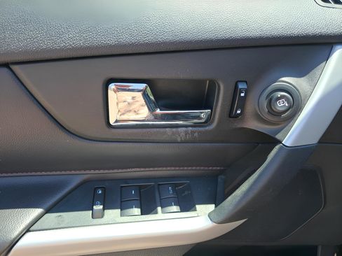 Used 2014 Ford Edge SEL w/ Equipment Group 205A AWD/4WD image 19
