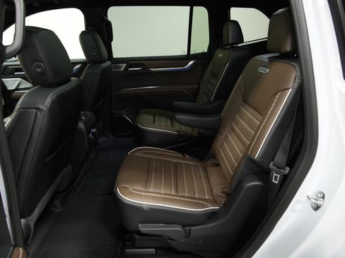 New 2026 GMC Acadia Denali Ultimate w/ LPO, Floor Liner Package image 23