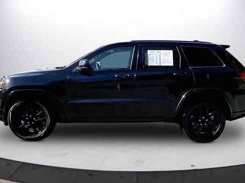 Certified 2022 Jeep Grand Cherokee Laredo X AWD/4WD image 6