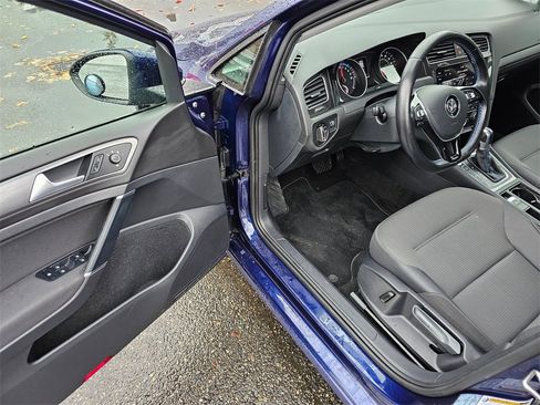 Used 2019 Volkswagen e-Golf SE w/ Driver Assistance Package image 15