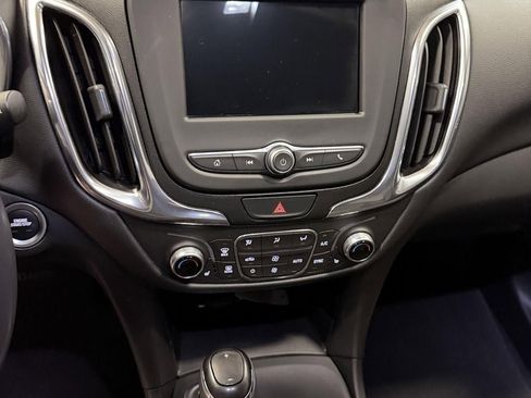 Used 2020 Chevrolet Equinox LT w/ Driver Convenience Package AWD/4WD image 15