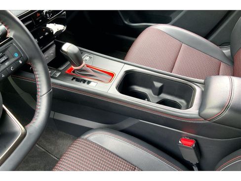 Used 2025 Nissan Kicks SR FWD image 16