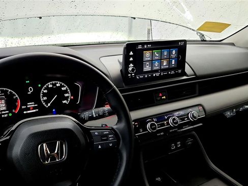 Used 2025 Honda Pilot EX-L image 21