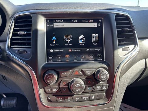 Used 2018 Jeep Grand Cherokee Altitude image 14