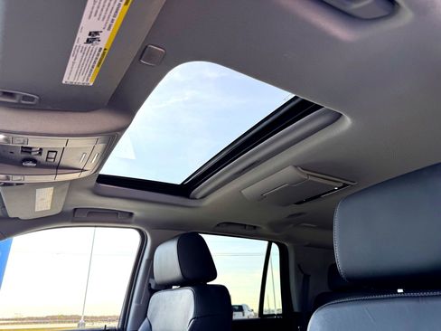 Used 2019 Chevrolet Tahoe LT image 14