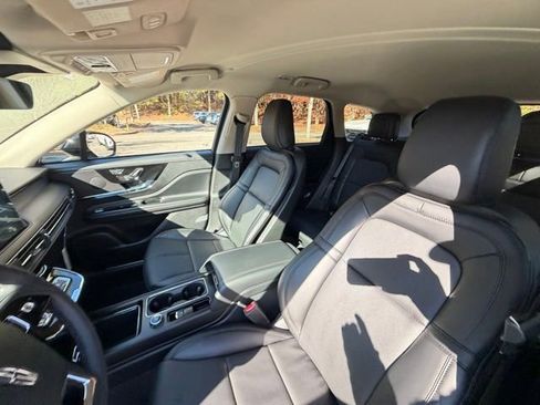 New 2026 Lincoln Corsair Premiere image 13