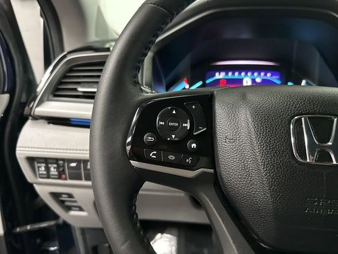 Used 2024 Honda Odyssey Touring image 16