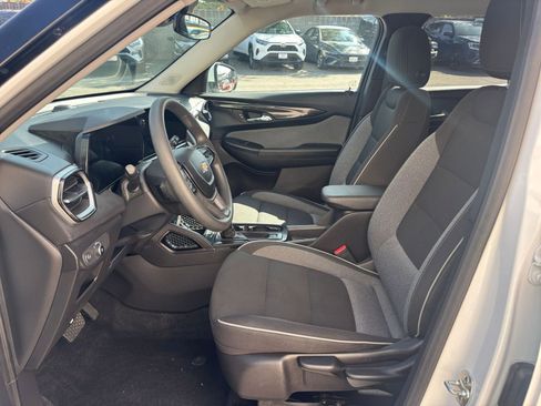Used 2025 Chevrolet TrailBlazer LT image 27