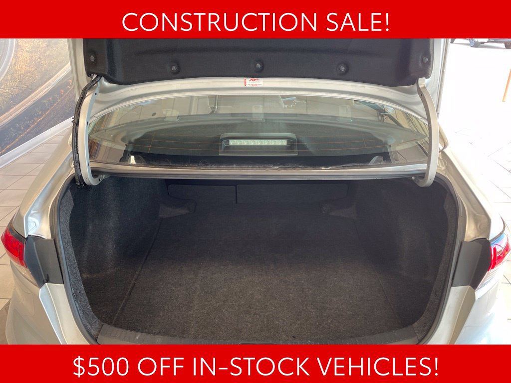 Used 2025 Toyota Corolla LE FWD image 13