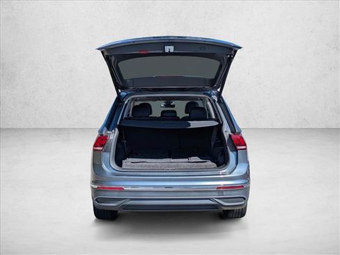 Used 2022 Volkswagen Tiguan SE image 6