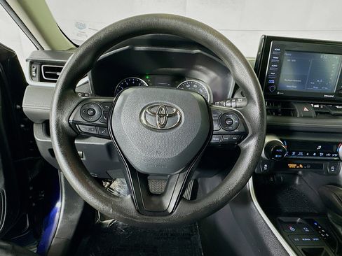 Used 2021 Toyota RAV4 XLE image 15