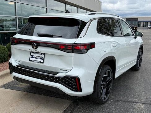 New 2026 Volkswagen Tiguan SEL R-Line AWD/4WD image 3