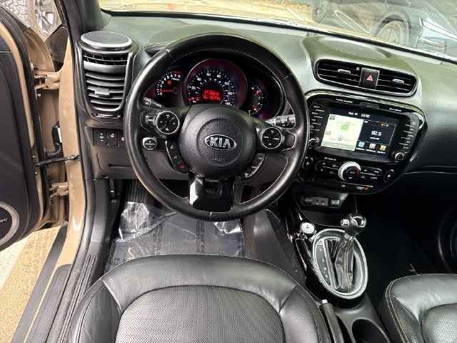 Used 2015 Kia Soul + w/ Primo Package FWD image 17