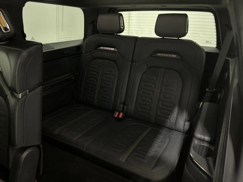 Used 2023 Rivian R1S Adventure image 22