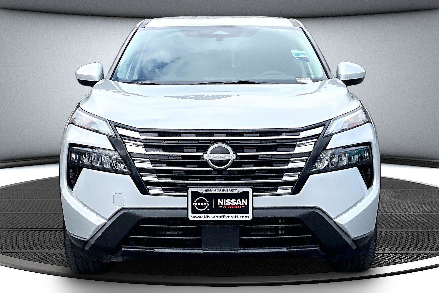Used 2024 Nissan Rogue SV AWD/4WD image 3