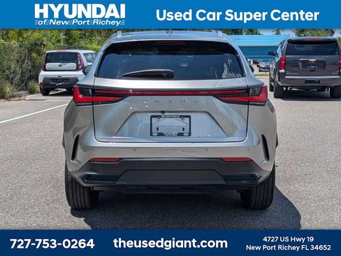Used 2024 Lexus NX 250 FWD w/ Towing Package (2000 Lbs) image 4