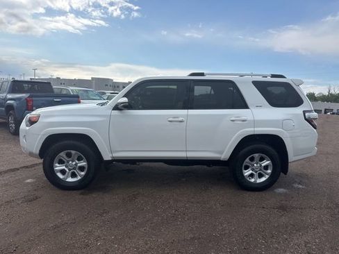 Used 2022 Toyota 4Runner SR5 Premium w/ Moonroof Package AWD/4WD image 2